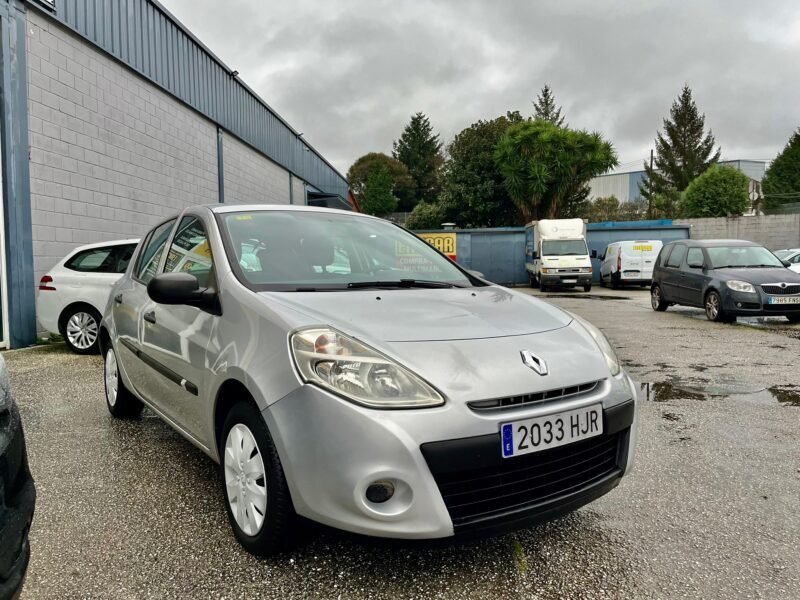 RENAULT Clio 1.2 i 16V 75 CV