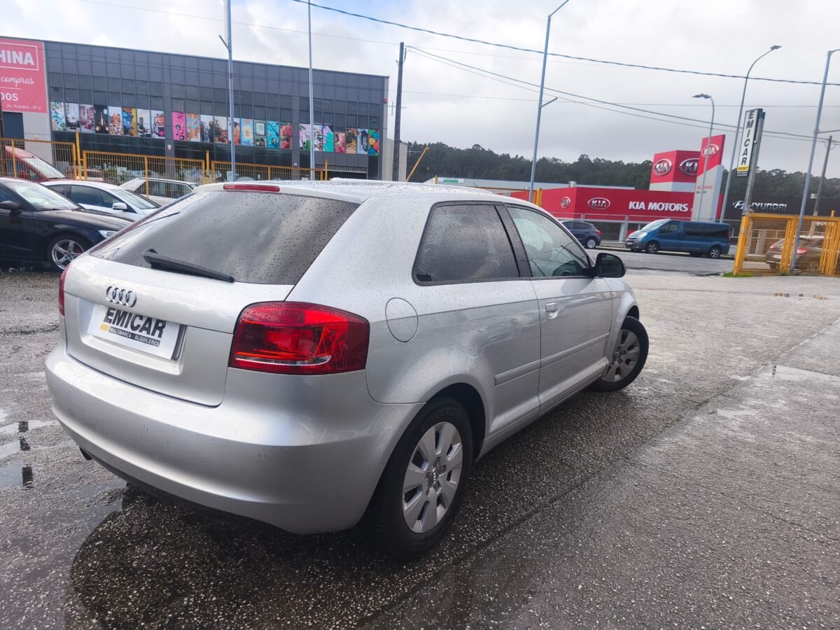 AUDI A3 Attraction 1.6 TDI 105CV