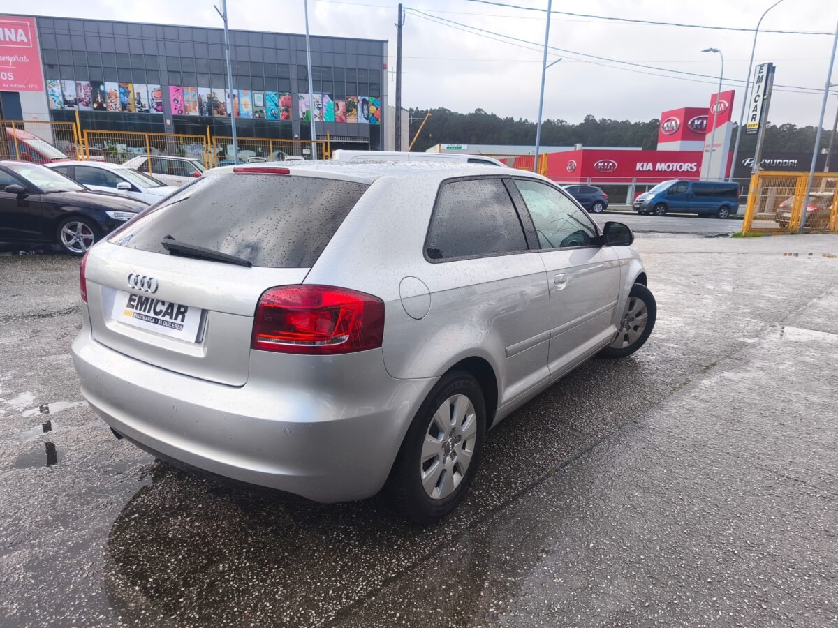 AUDI A3 Attraction 1.6 TDI 105CV