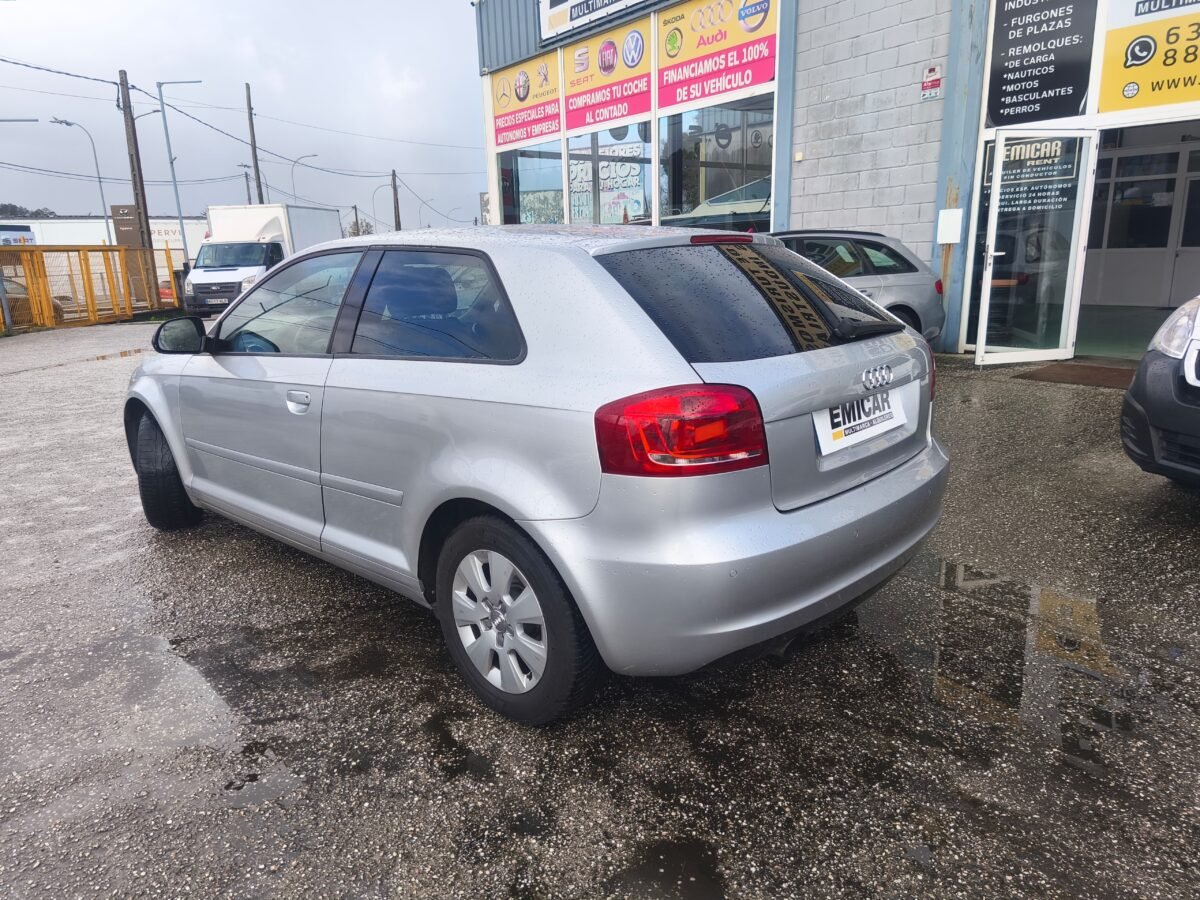 AUDI A3 Attraction 1.6 TDI 105CV