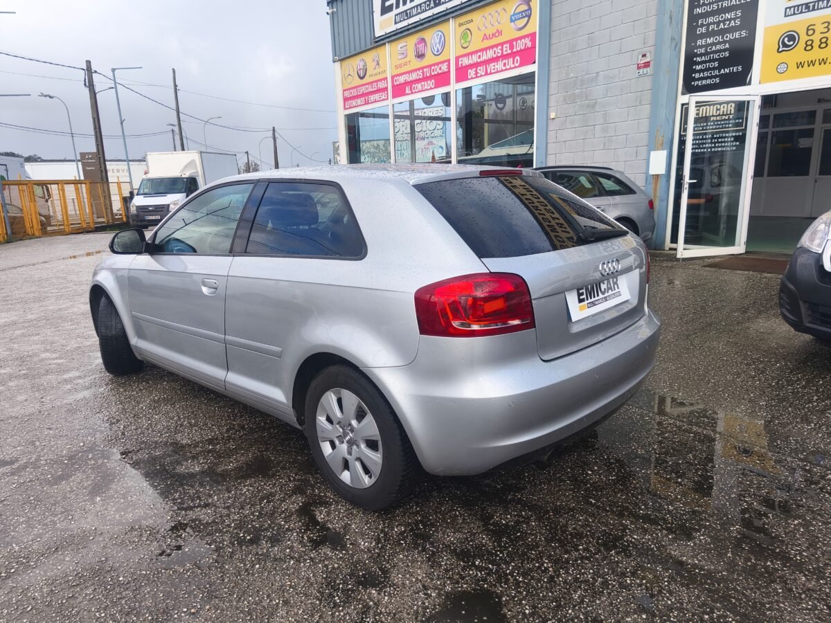 AUDI A3 Attraction 1.6 TDI 105CV
